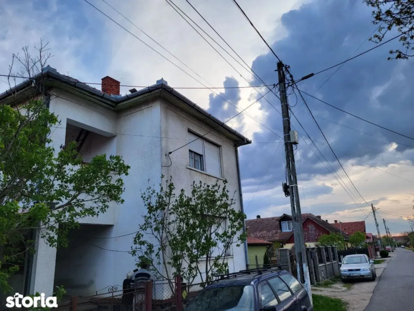 Ag EUROPA vinde casa cu etaj cu teren aferent de 10 ari în Lazuri. - Ag Europa vinde casa cu etaj construita în 1982 situata în Lazuri cu 1000mp teren aferent.