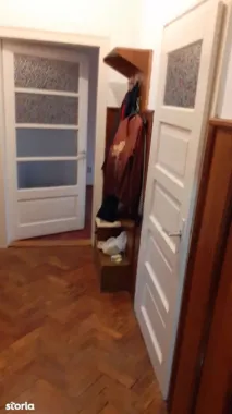 ageuropa.ro vinde ap. 2 cam. la parterul unei case în zona Carpați 2.