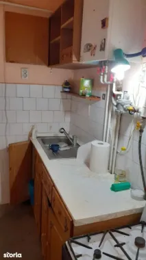 ageuropa.ro vinde ap. 2 cam. la parterul unei case în zona Carpați 2.