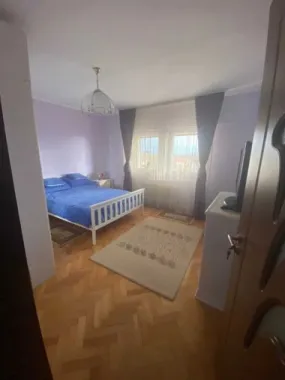 ageuropa.ro vinde ap 2 cam DECOMANDAT zona CENTRALA, 52mp etaj 4.