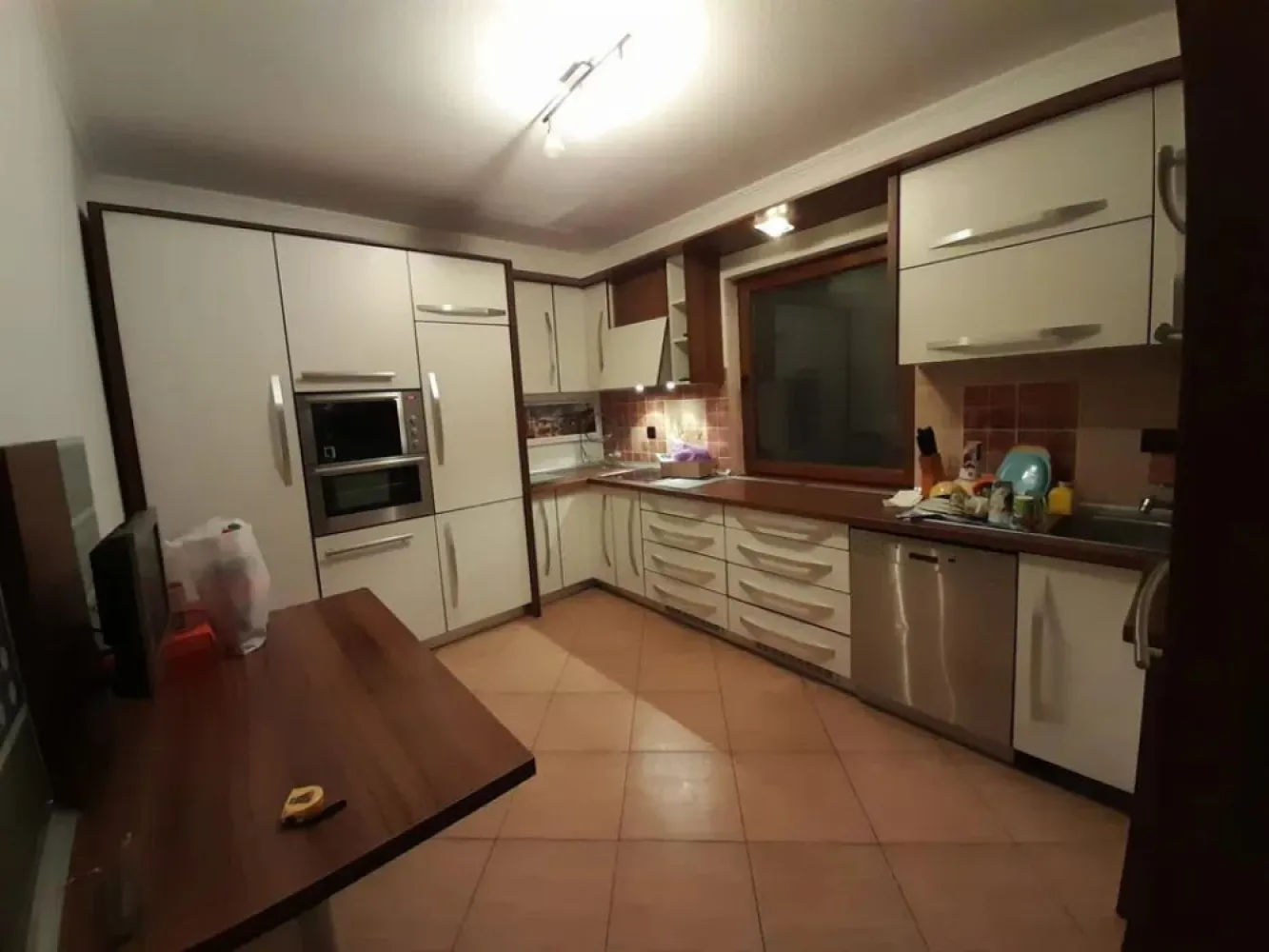 Ag EUROPA vinde casa NOUA individuala 5 cam. in Lazuri cu teren 7 ari. - Ag EUROPA vinde casa individuala NOUA construita in 2010 cu 5 camere, curte si garaj incalzit impreuna cu teren aferent de 7 ari.