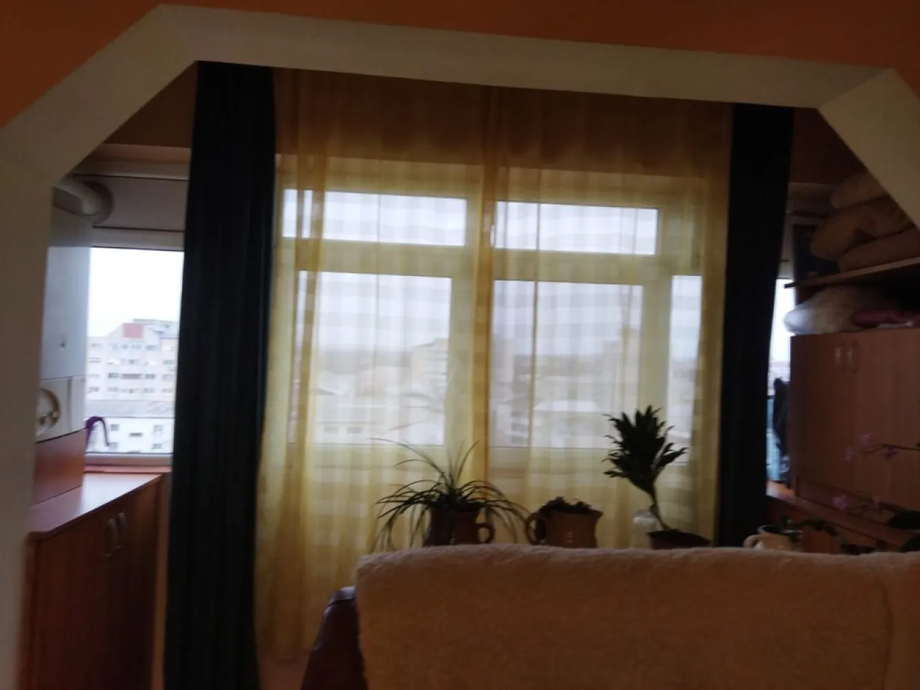 Ag EUROPA vinde ap 2 cam CAREIULUI 52mp etaj 9. - Agenția EUROPA vinde apartament cu 2 camere 52mp la etajul 9 pe Careiului în Micro 16.