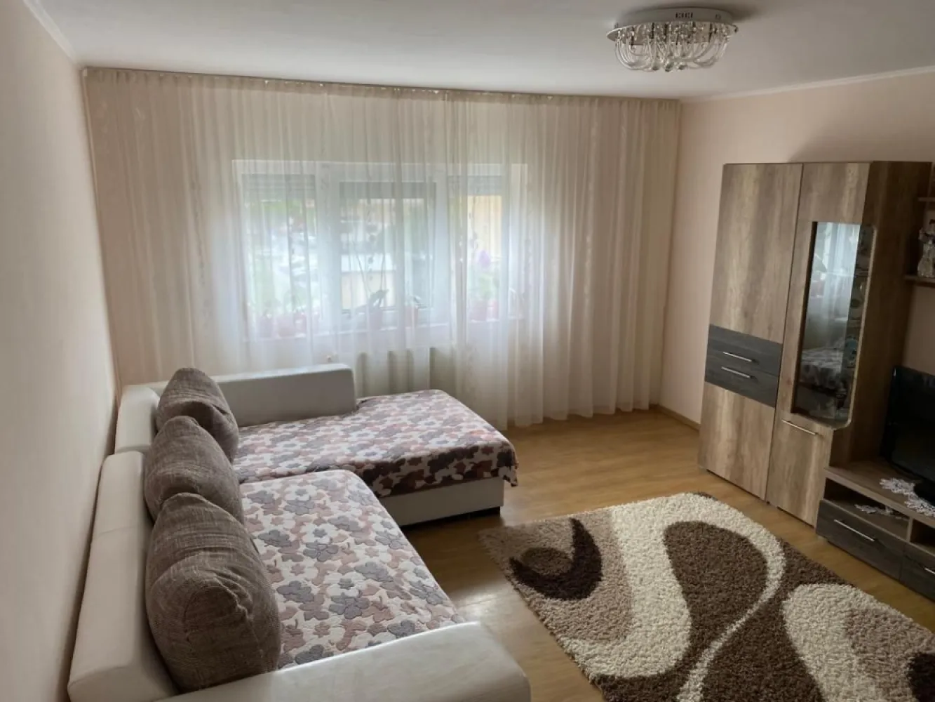 BRASADAS vinde ap cu 4 cam 92mp etajul 3 în Micro 17 - Agentia Imobiliara BRASADAS vinde apartament cu 4 camere situat la etajul 3 în Micro 17 având 2 balcoane si suprafata UTILA 92mp. www.brasadas.com.