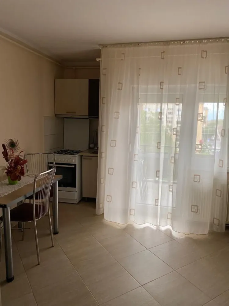 BRASADAS vinde ap cu 4 cam 92mp etajul 3 în Micro 17