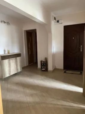 BRASADAS vinde ap cu 4 cam 92mp etajul 3 în Micro 17