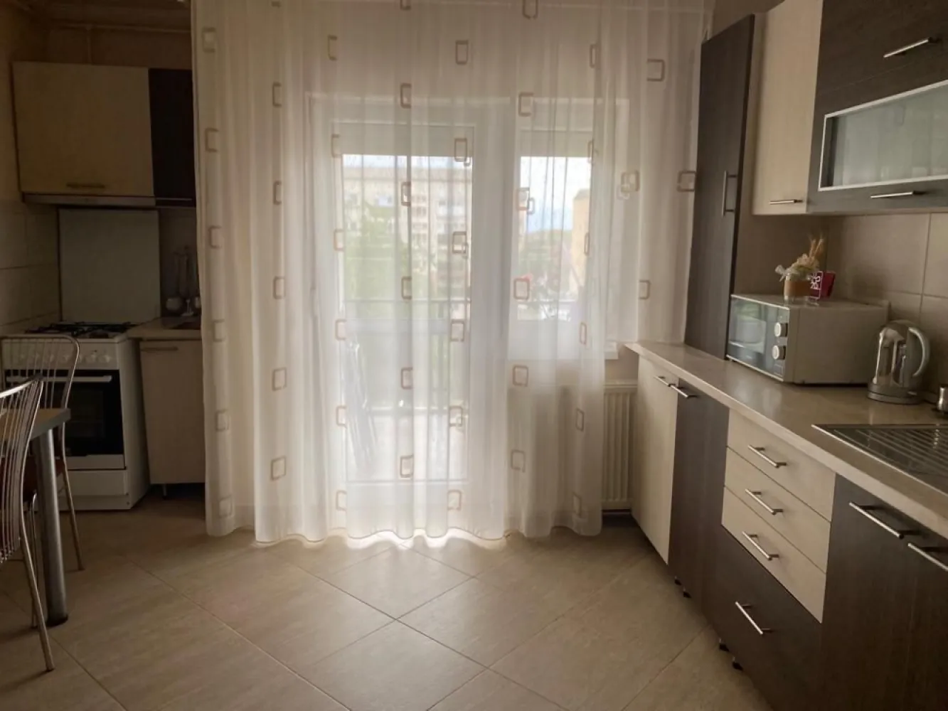 BRASADAS vinde ap cu 4 cam 92mp etajul 3 în Micro 17
