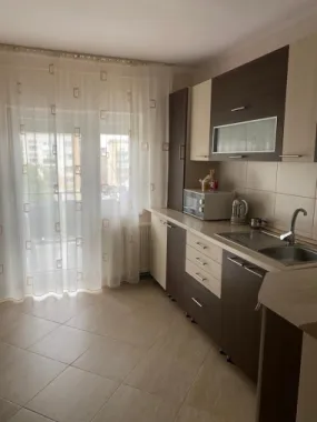 BRASADAS vinde ap cu 4 cam 92mp etajul 3 în Micro 17