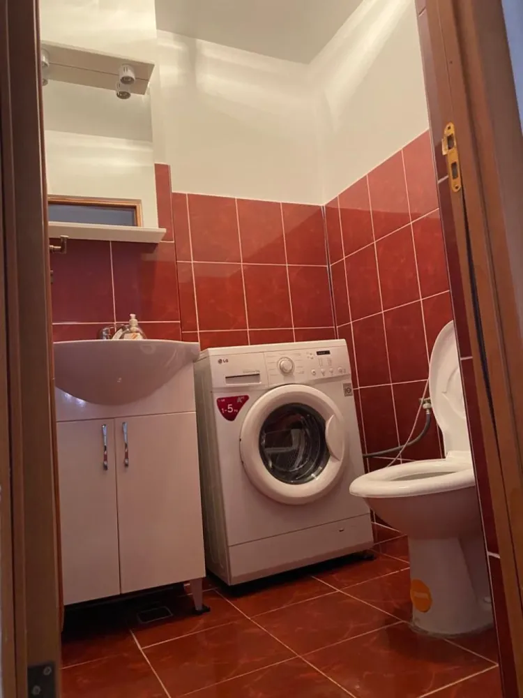BRASADAS vinde ap cu 4 cam 92mp etajul 3 în Micro 17