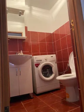 BRASADAS vinde ap cu 4 cam 92mp etajul 3 în Micro 17