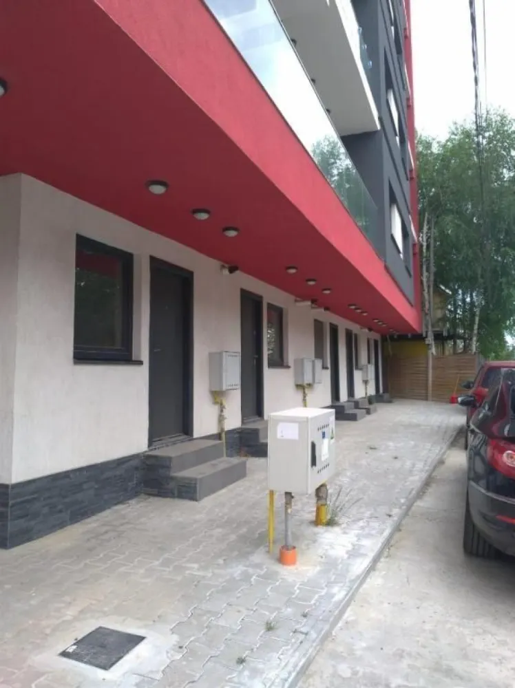 Garsoniera Mamaia Nord - Se vinde garsoniera in Mamaia Nord, bloc nou(2018) vizavi de Lidl. Garsoniera (20mp): -centrala termica Immergas -aer condiționat Gradina(20mp) Locație perfecta pentru închirierea in regim hotelier sau pentru o casa de vacanta. Cartier foarte liniștit. Pentru mai multe detalii puteți suna la 07******51