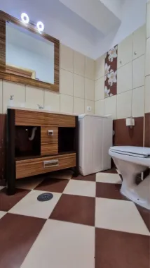 Vand apartament 2 camere Mamaia