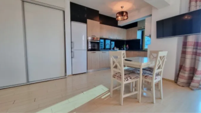 Vand apartament 2 camere Mamaia