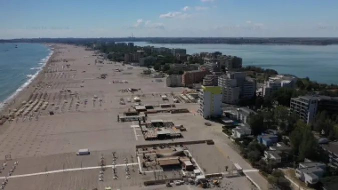 Ag . Eu . vinde Ap. 2 cam 78 mp langa mare direct pe plaja An. 2023 Mamaia