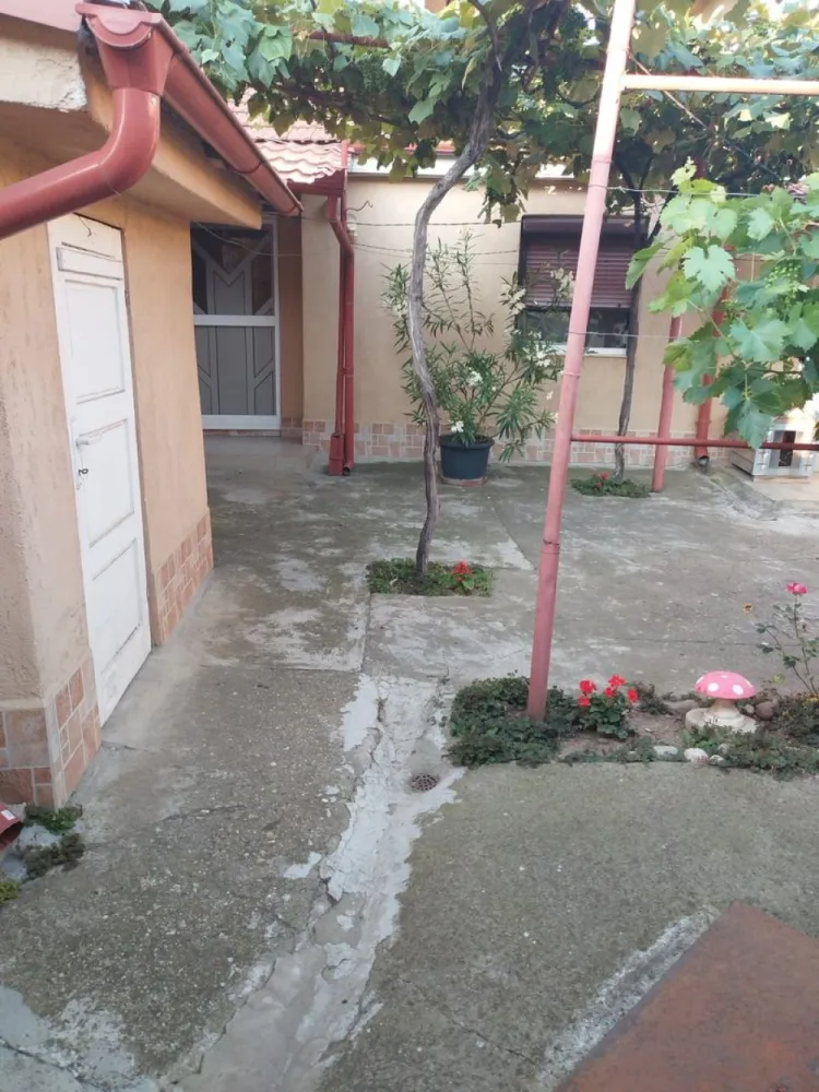 ageuropa.ro vinde casa in zona 14 Mai cu 3 cam. si teren aferent de 500mp. - Agenția EUROPA vinde casa individuala cu 3 camere si teren 500mp în zona 14 Mai.