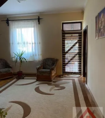Ag EUROPA vinde casa individuala 6 cam. si teren 5 ari în Titulescu.
