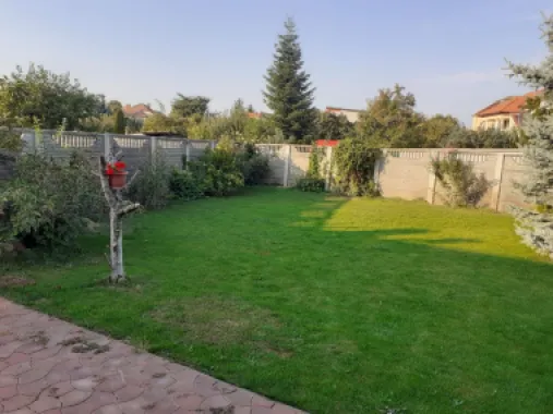 Ag EUROPA vinde casa individuala 6 cam. si teren 5 ari în Titulescu.