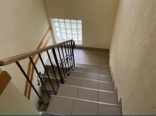 Vand casa cu mansarda