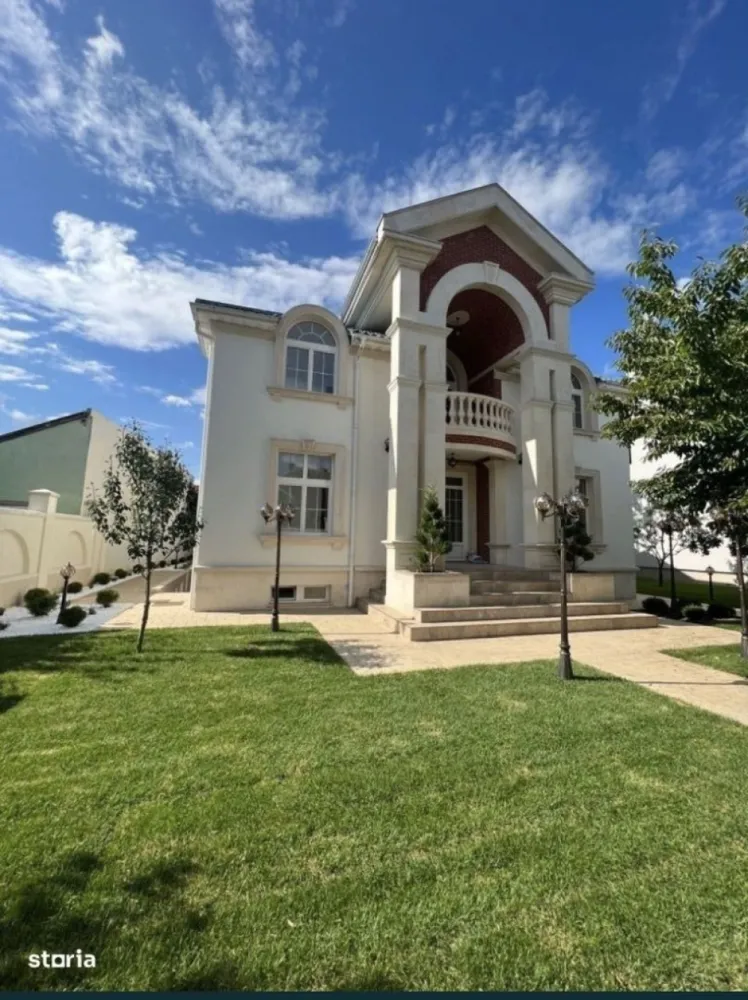 BRASADAS vinde casa DEOSEBITA in zona Titulescu. - Agentia Imobiliara BRASADAS vinde casa DEOSEBITA in zona Titulescu. Casa este poziționată intr-o zona liniștita, are o suprafața de 520 mp. Este compartimentata astfel: Subsol, parter și etaj. Subsolul are 2 camere, bucatarie, camera tehnica (camera centralei, spălătorie), crama. Parterul este compus din :2 camere, living generos, Bucătărie, debara și baie. La etaj sunt 3 dormitoare, baie, 3 balcoane. Imobilul dispune și de garaj cu acces din strada. Terenul aferent are o suprafața de 586 mp. Construcția poate fi utilizată ca și casa pentru locuit sau sediu societate. Prețul este de 643500 euro ușor negociabil. Www.brasadas.com.