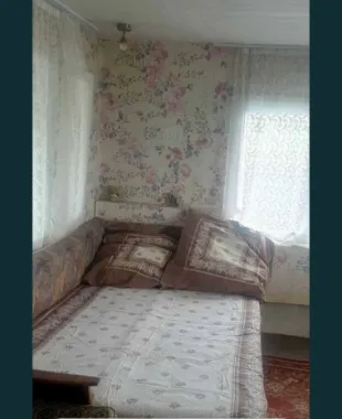 Vand casa mobila pe roti pe suprafata de teren de 200 mp