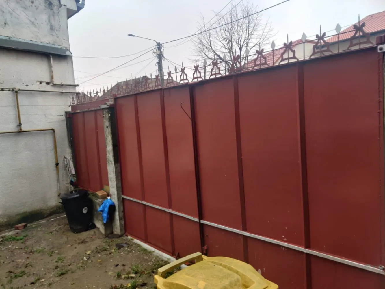 BRASADAS vinde vinde casa 4 cam. teren 5 ari 117mp. - Agenția BRASADAS vinde casa individuala 117mp cu 4 camere si teren 500mp în zona TITULESCU.