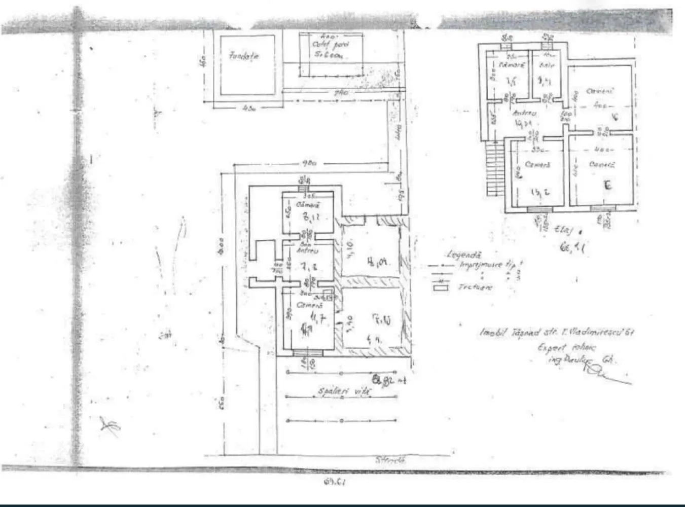 Casa Tasnad zona Strand - Vand casa P+E 256 mp, teren 650 mp, aproape de Strandul Tasnad, pe drumul principal, compusa din 5 camere si dependinte, structura beton armat si zidarie, utilitati retea de curent electrcie, apa-canal si gaz.
