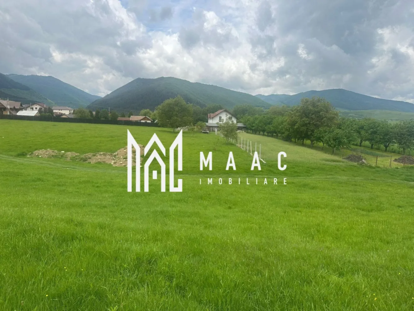 BLACK FRIDAY I Teren cu potențial turistic I 1200 MP I Gura Râului - Mărăjdiei - 🔥 BLACK FRIDAY - Profită de cea mai bună perioadă din an pentru a deveni proprietar! Reducere de 2000 euro Pret vechi - 30.000 euro Pret promotional - 28.000 euro MAAC Imobiliare vă propune spre vânzare un teren cu potențial deosebit, pretabil pentru construcția unei case de vacanță sau a unei cabane turistice, amplasat într-o zonă pitorească din Mărginimea Sibiului. Caracteristici: Suprafață totală: 1.200 mp Regim urbanistic (PUZ): Zonă cu funcțiuni mixte – locuire și turism/agrement. Status: în curs de trecere în intravilan. Utilități: gaz, curent, apă – la aproximativ 100 m distanță Avantaj major: poziționarea terenului într-o zonă turistică consacrată, ce oferă liniște, natură și potențial excelent pentru investiții în domeniul turismului sau al locuirii de vacanță. 📞 Pentru mai multe detalii și vizionări, precizati telefonic ca ati vazut anuntul cu ID: CP2777669 }}
