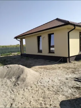 Casa de vanzare Lazuri