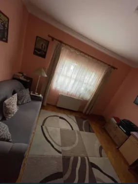 De vanzare casa 5 camere Carei