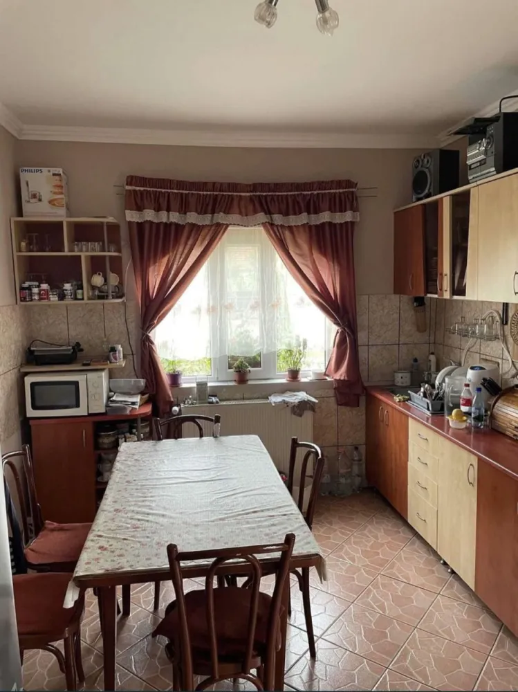 De vanzare casa 5 camere Carei