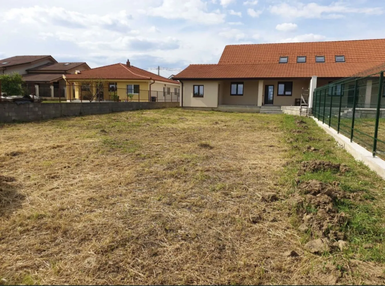 Casa Satu Mare, Lazuri