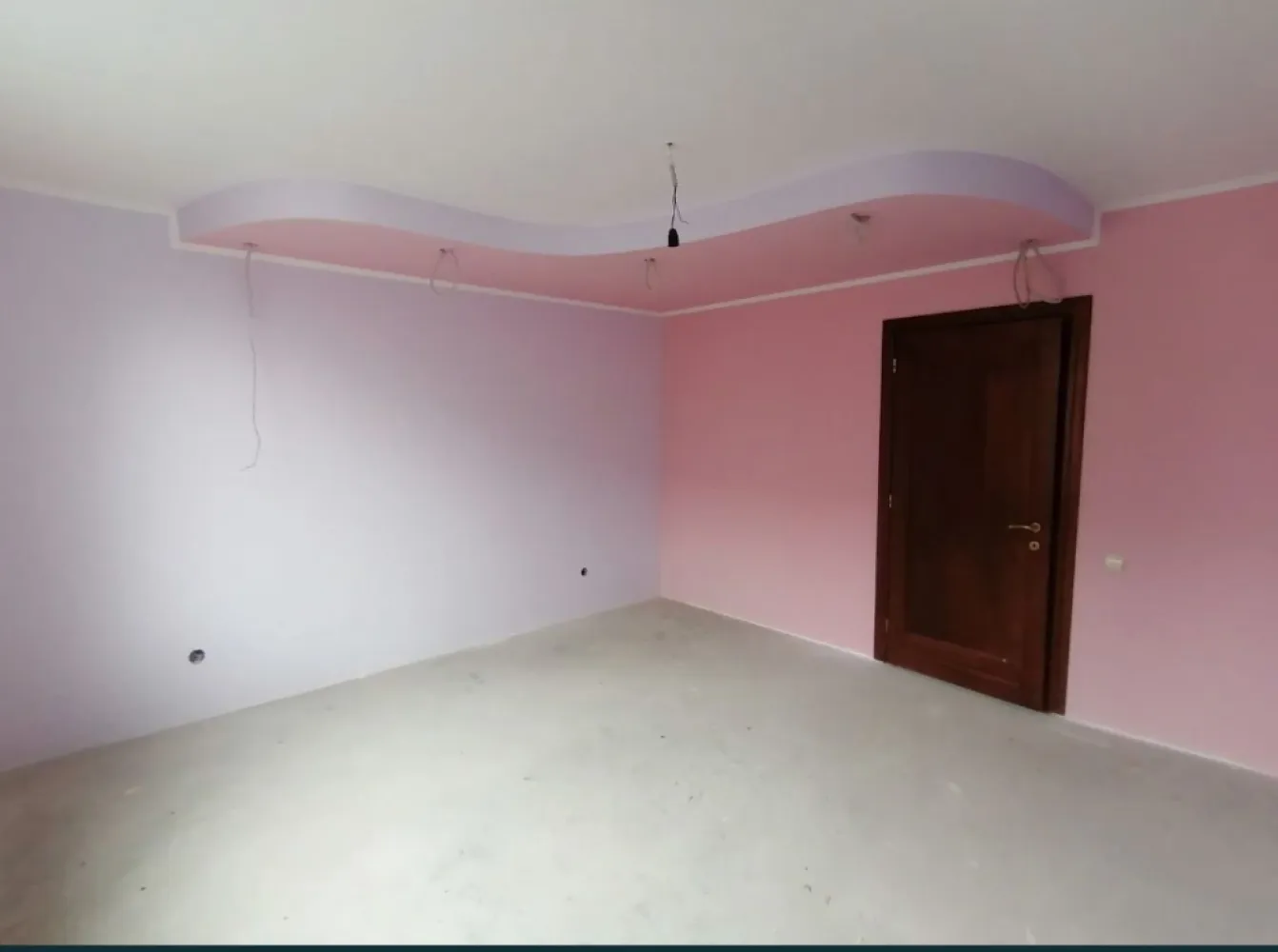Casa de vanzare Negresti-Oas St.Victoriei - Ofer la vânzare o casa situată in Negresti-Oas ,casa construită pe 2 nivele +parter pe o suprafața de 500mp si cu o gradina generoasa in spate de 21 de ari care poate fi amenajată după preferințele proprietarilor.Casa este finisata doar partial pentru a le oferii proprietarilor libertatea de a o termina după propriul plac ! Acceptam și variante la schimb dacă se dorește !