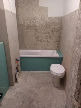 Vand sau schimb apartament plus teren