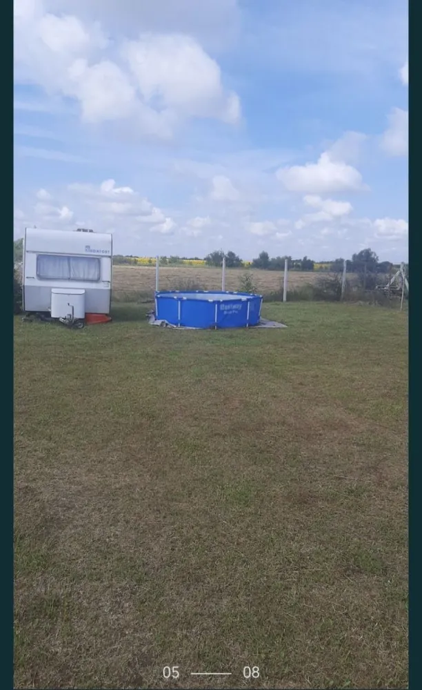 Vand sau schimb apartament plus teren