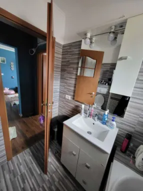 ageuropa.ro vinde ap 4 cam 85 mp etaj 10 în CENTRU NOU.