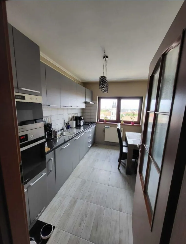 ageuropa.ro vinde ap 4 cam 85 mp etaj 10 în CENTRU NOU.