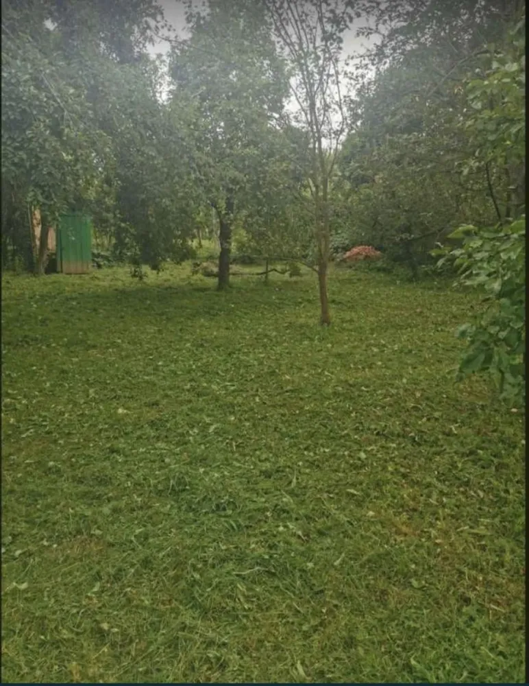 Teren cu casuta in Bercu Rosu - Vand casuta cu teren de 550 mp ( 5,5 ari ) in cartierul Bercu Rosu .