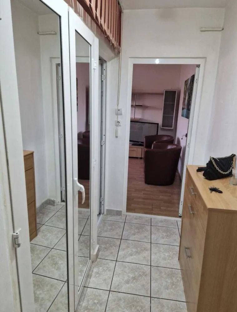 Apartament Constanta 2 camere etaj 4/4, centrala pe gaz