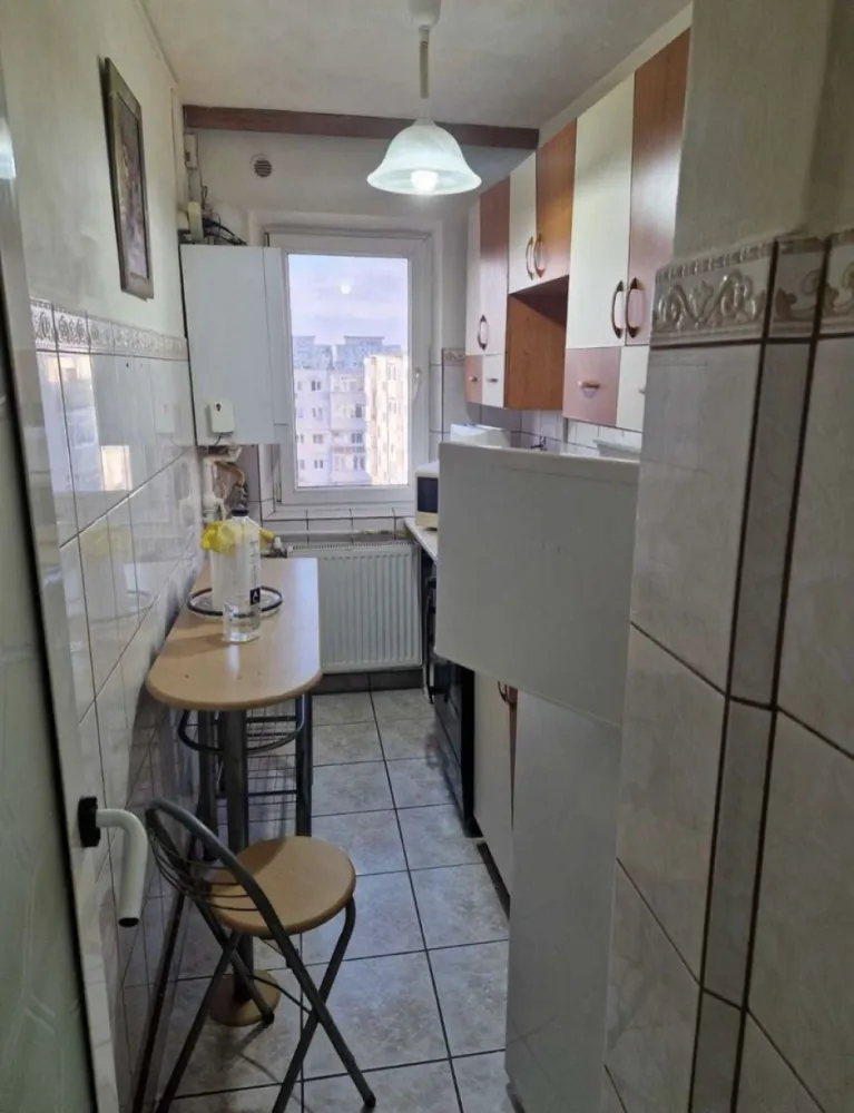 Apartament Constanta 2 camere etaj 4/4, centrala pe gaz