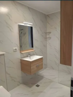 2 apartamente de vanzare
