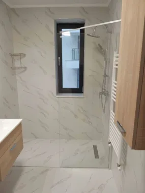 2 apartamente de vanzare