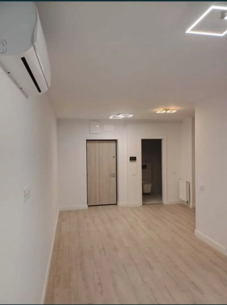 2 apartamente de vanzare