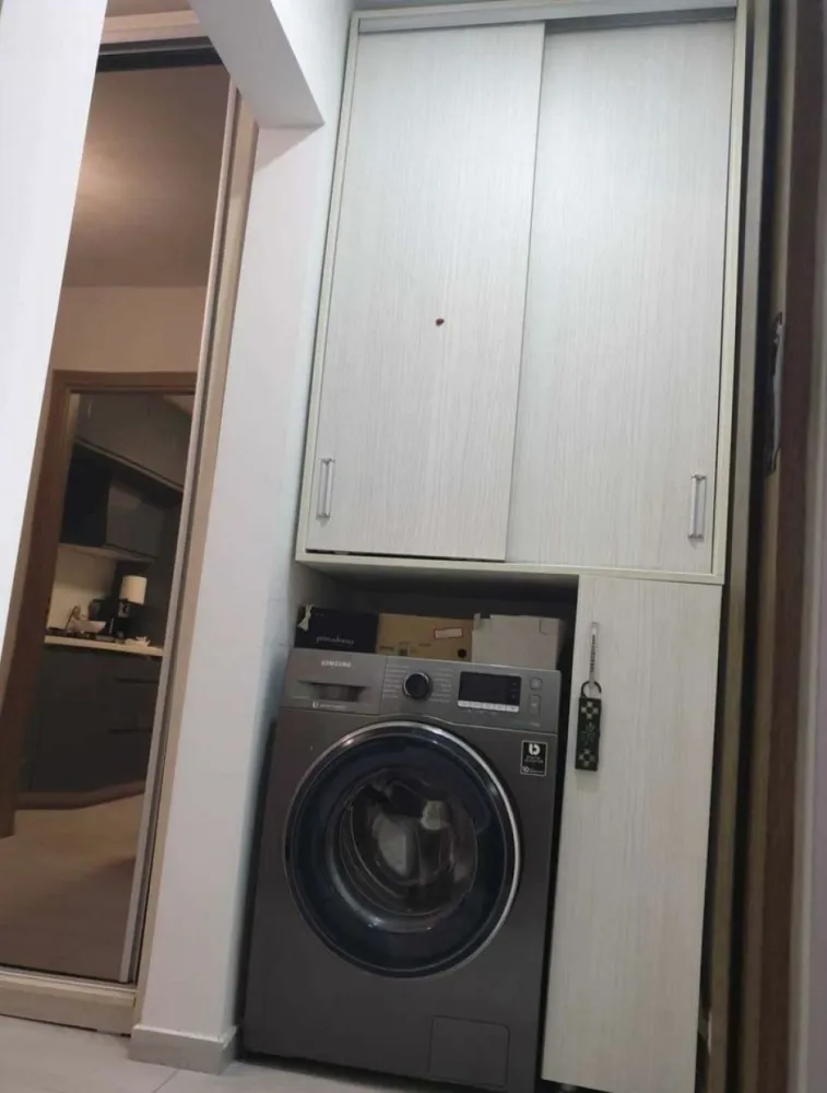 Apartament 2 camere - Direct proprietar vând apartament 2 camere sau schimb cu casa in (Cumpana/Lazu) Decomandat confort 0 57 mp Parter Cu următoarele Instalație electrica complet noua, Instalație sanitara complet noua Centrala gaze Ariston și calorifere noi Geamuri termopan tot apartamentul plus rulouri anti efracție la toate geamurile Izolație exterioara Usi noi întrare+camere Scurgere proprie (separata de ce-a a blocului] Mobila pe comanda de ce-a mai înaltă calitate si in (bucătărie+baie MDF VOPSIT) Electrocasnice (masina spalat vase-masina spălat rufe-cuptor electric ) Gradina în fata apartamentului (Nu este proprietate ) Este la 2 minute de mers pe jos de Lidl ,piața, stație Ratc , școală. Gradinita ,farmacie ,bănci , parc Zona km5 Rog și ofer seriozitate, mai multe detalii privat Mulțumesc