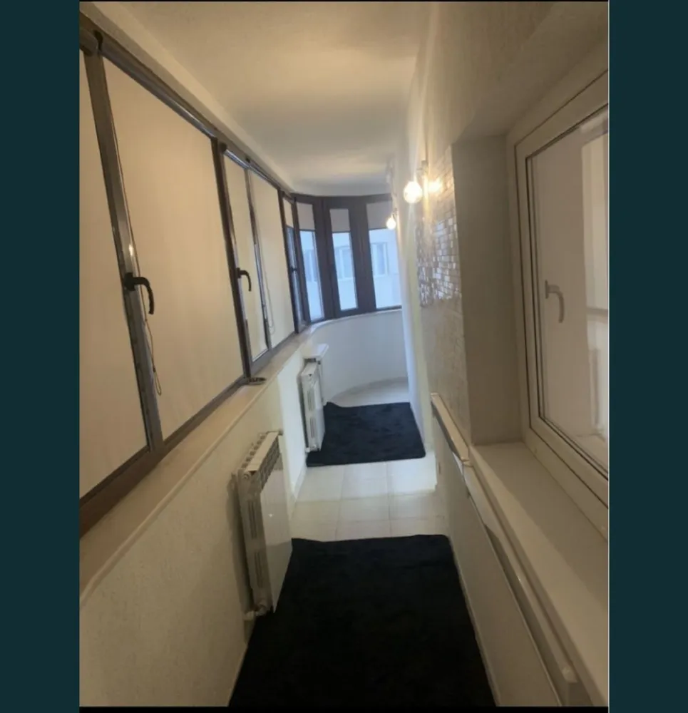 Studio,52 mp,mobilat, nou - Persoana fizica , vand studio 52 m , mobilat, utilat lux, totul nou. Zona Stadion Farul , aproape de City Mall , Bloc Turn , et 4 din 7 , lift. bl ST 7 Pretul este de 115000 €
