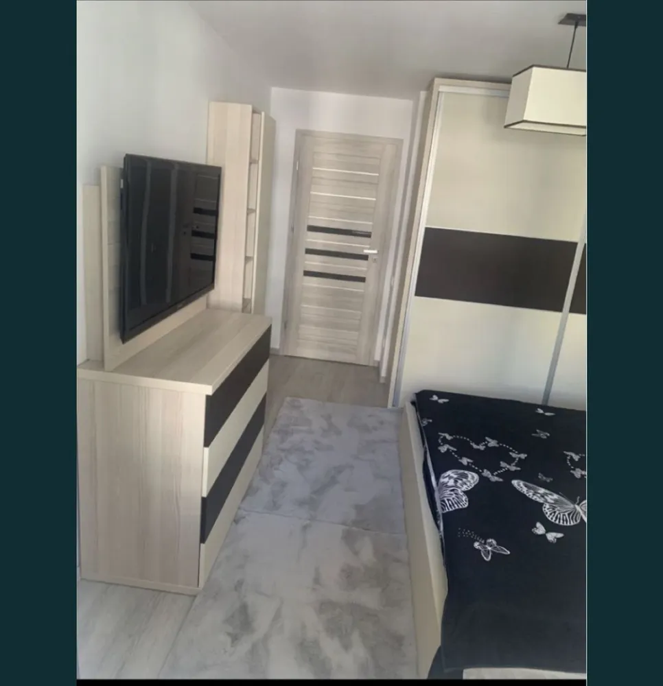 Studio,52 mp,mobilat, nou - Persoana fizica , vand studio 52 m , mobilat, utilat lux, totul nou. Zona Stadion Farul , aproape de City Mall , Bloc Turn , et 4 din 7 , lift. bl ST 7 Pretul este de 115000 €