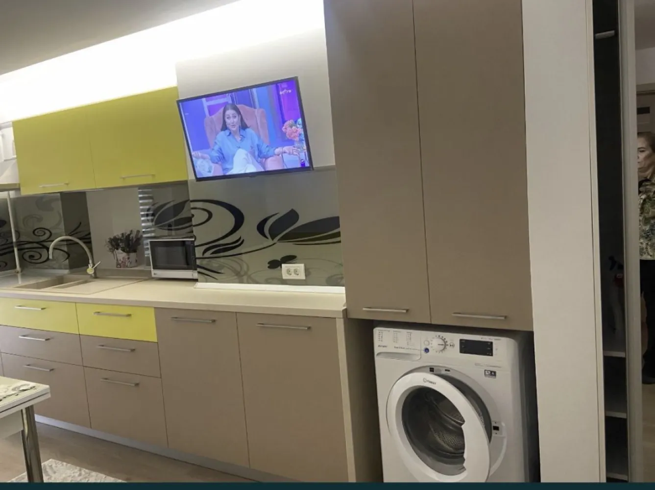 Studio,52 mp,mobilat, nou