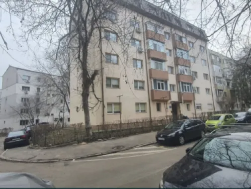 Vand apartament 2 camere zona Eden