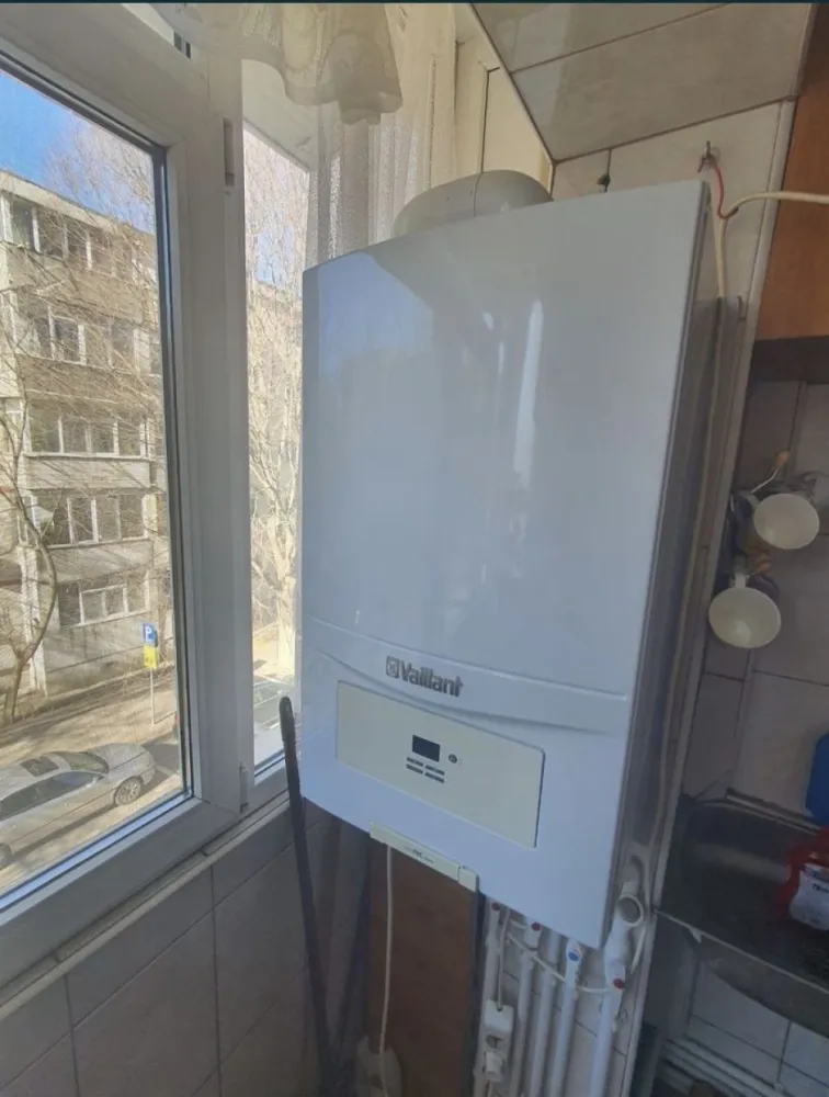 Vand apartament 2 camere zona Eden