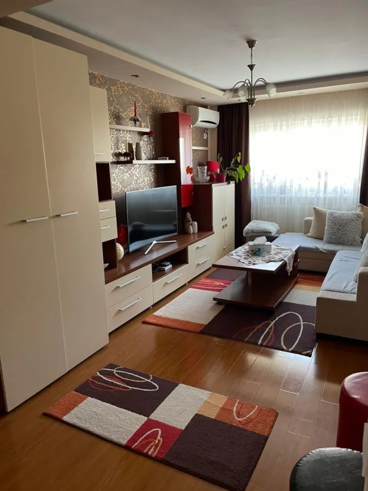 ageuropa.ro vinde ap 4 cam etajul 4 pe Blaga. - Agenția EUROPA vinde apartament cu patru camere situat la etajul 4 pe Blaga.