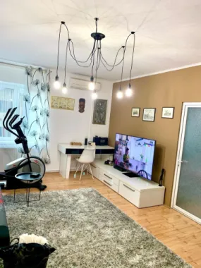 ageuropa.ro vinde ap 2 cam 65mp la etajul 2 în zona ULTRACENTRALA.