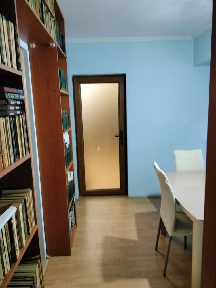 ageuropa.ro vinde apt. 3 cam. 73mp la PARTER in Micro 15.